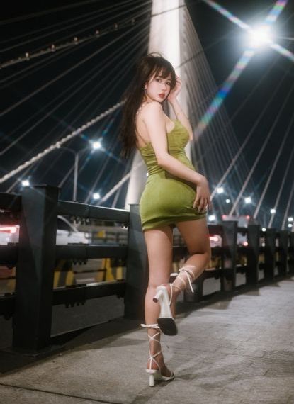 亚洲精选在线免费观看_午夜伦不卡高清在线观看